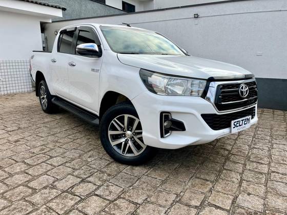 TOYOTA HILUX 2.8 SRV 4X4 CD 16V DIESEL 4P AUTOMÁTICO